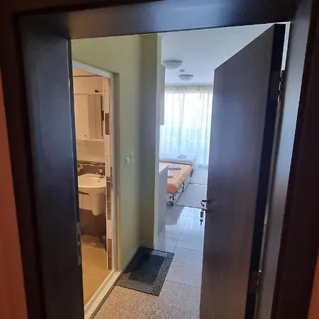 Admiral Plaza C 45 One Bedroom *